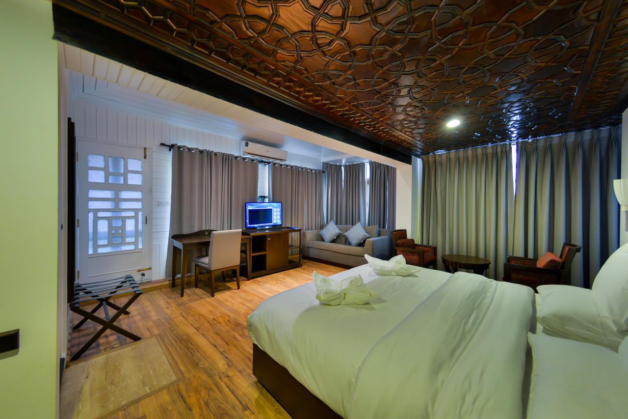 Hotel Metropolis Srīnagar Extérieur photo