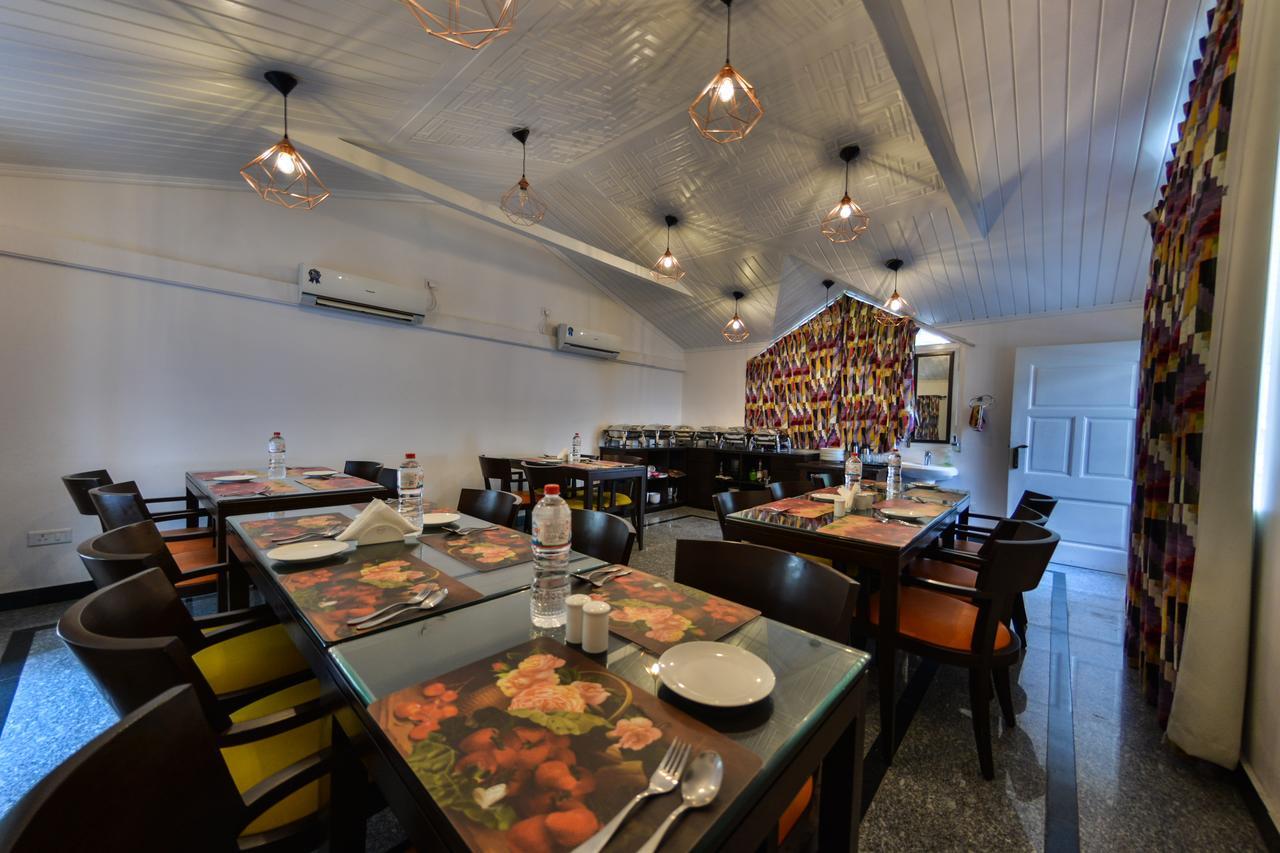 Hotel Metropolis Srīnagar Extérieur photo